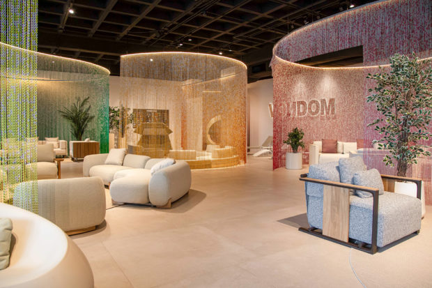 Las cadenas kriskadecor protagonistas del showroom de Vondom