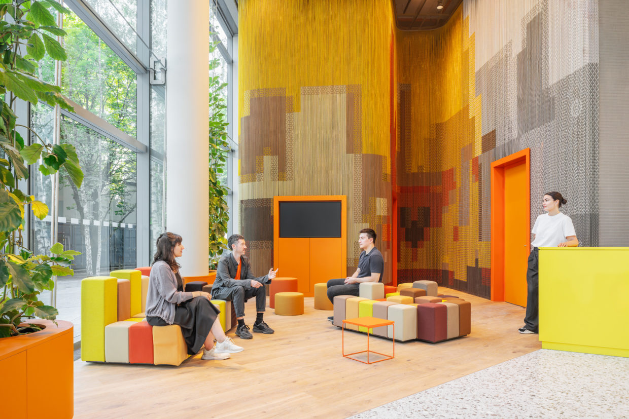 Lobby E Das Center